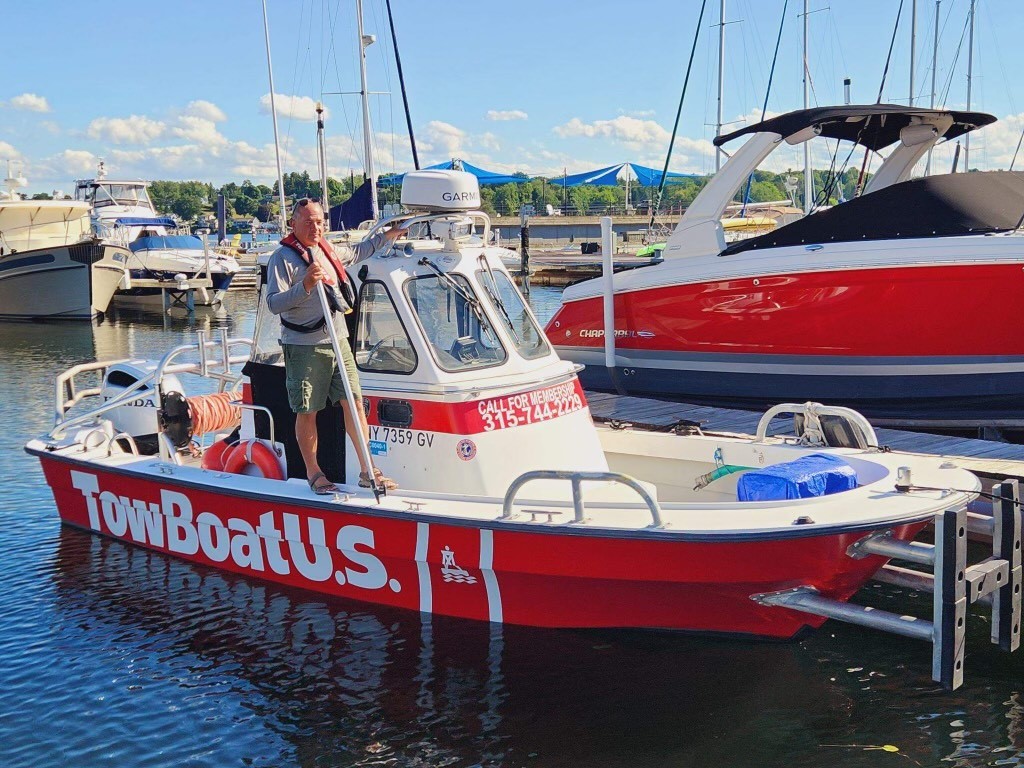 TowBoatUS Sodus Bay offers professional, 24/7 on-water towing, soft ungrounding, battery jump and fuel drop-off services.